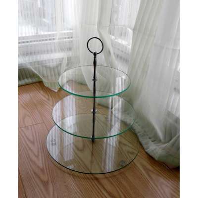 round -tier tempered glass product for cake in the kitchen